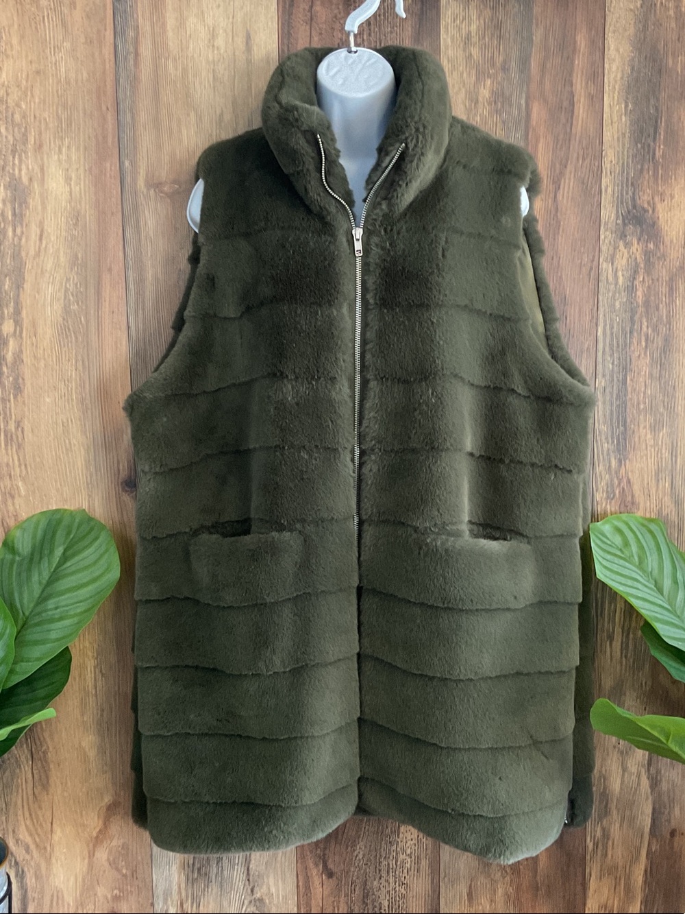 Donna Salyers Fabulous Furs Faux Fur Full Sides Zip Vest XL       228B